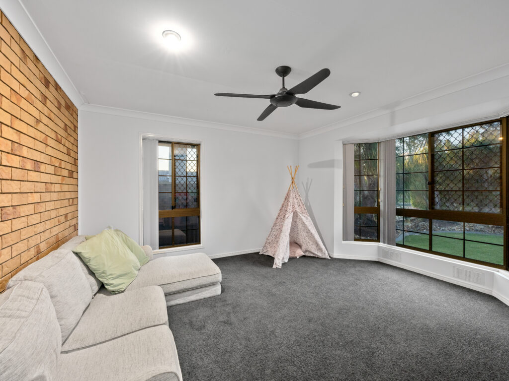 11 Scotts Road, Ripley, QLD 4306