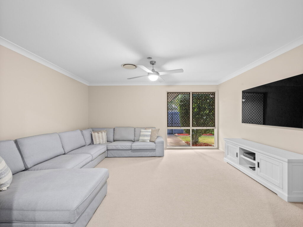 4 Mcdermott Street, Augustine Heights, QLD 4300