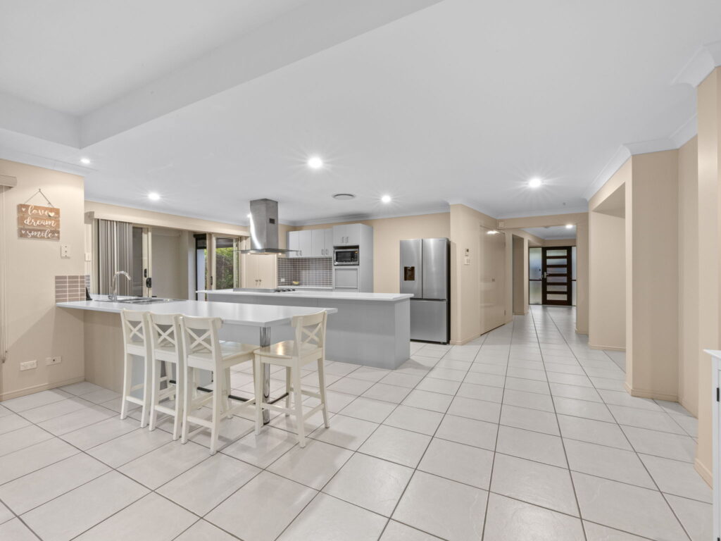 4 Mcdermott Street, Augustine Heights, QLD 4300