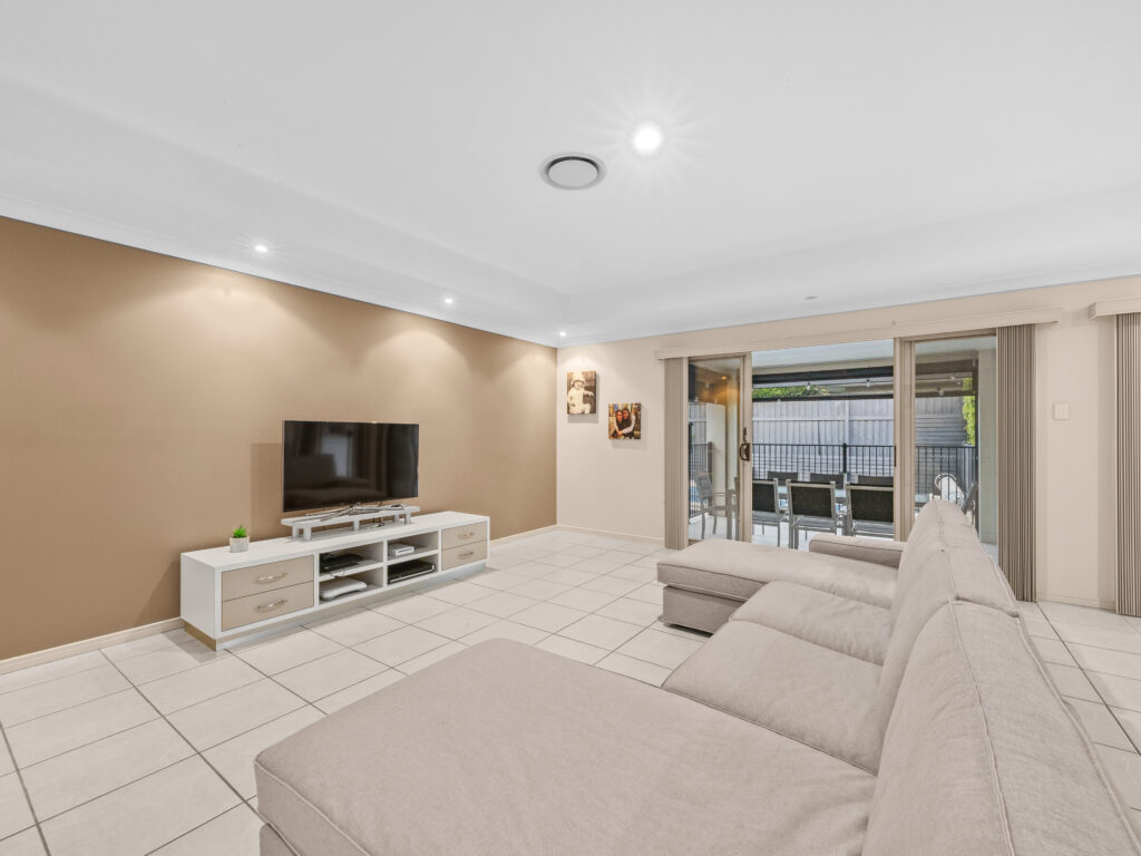 4 Mcdermott Street, Augustine Heights, QLD 4300