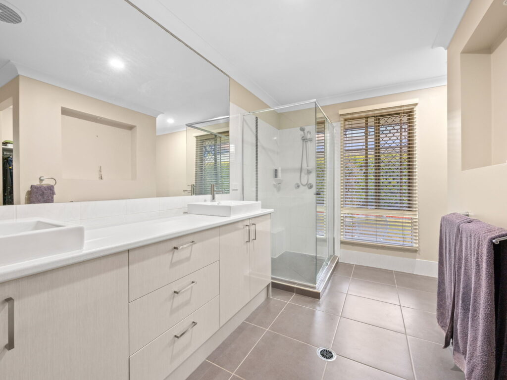 4 Mcdermott Street, Augustine Heights, QLD 4300