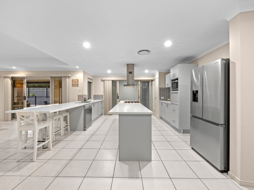 4 Mcdermott Street, Augustine Heights, QLD 4300