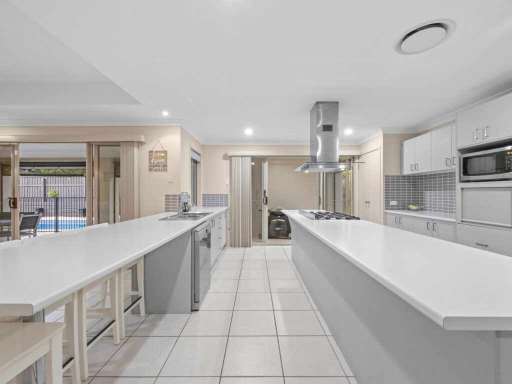 4 Mcdermott Street, Augustine Heights, QLD 4300