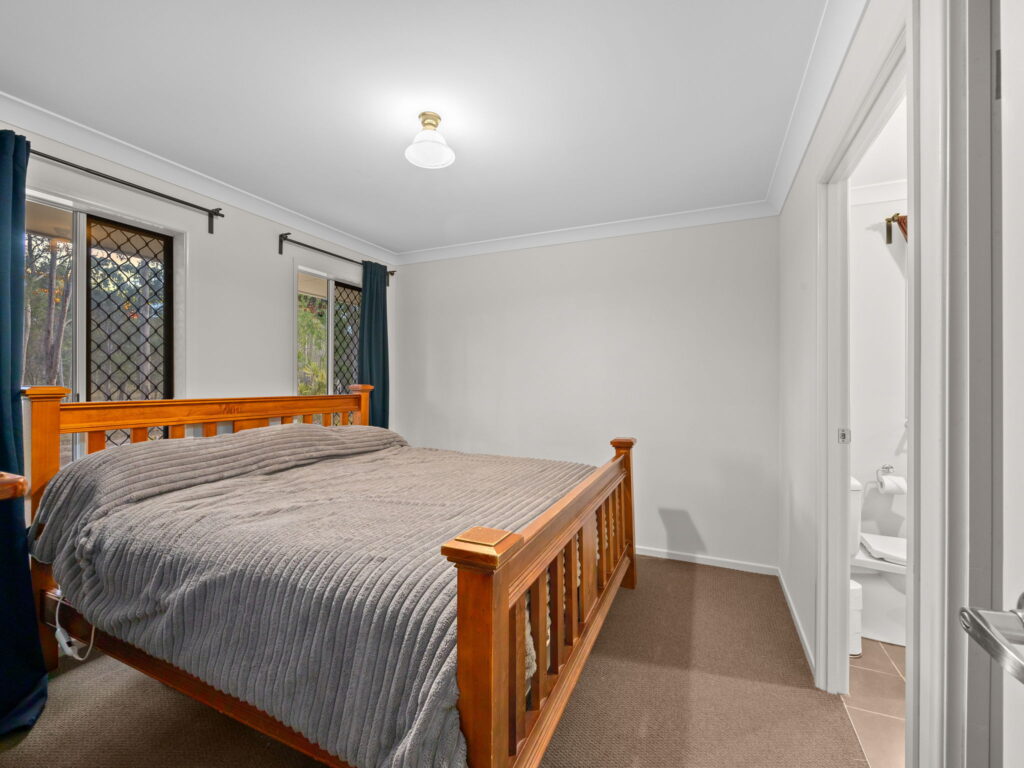 24 Heritage Drive, Adare, QLD 4343