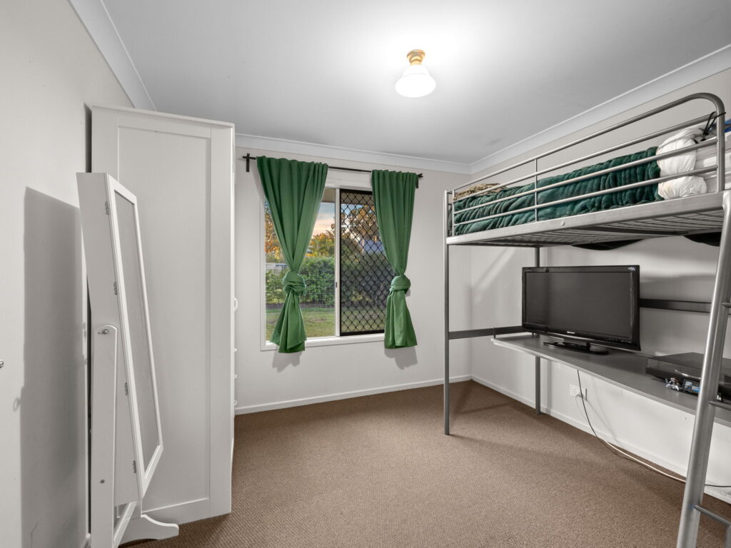 24 Heritage Drive, Adare, QLD 4343
