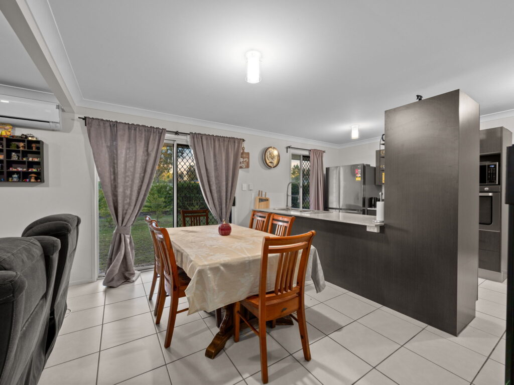 24 Heritage Drive, Adare, QLD 4343