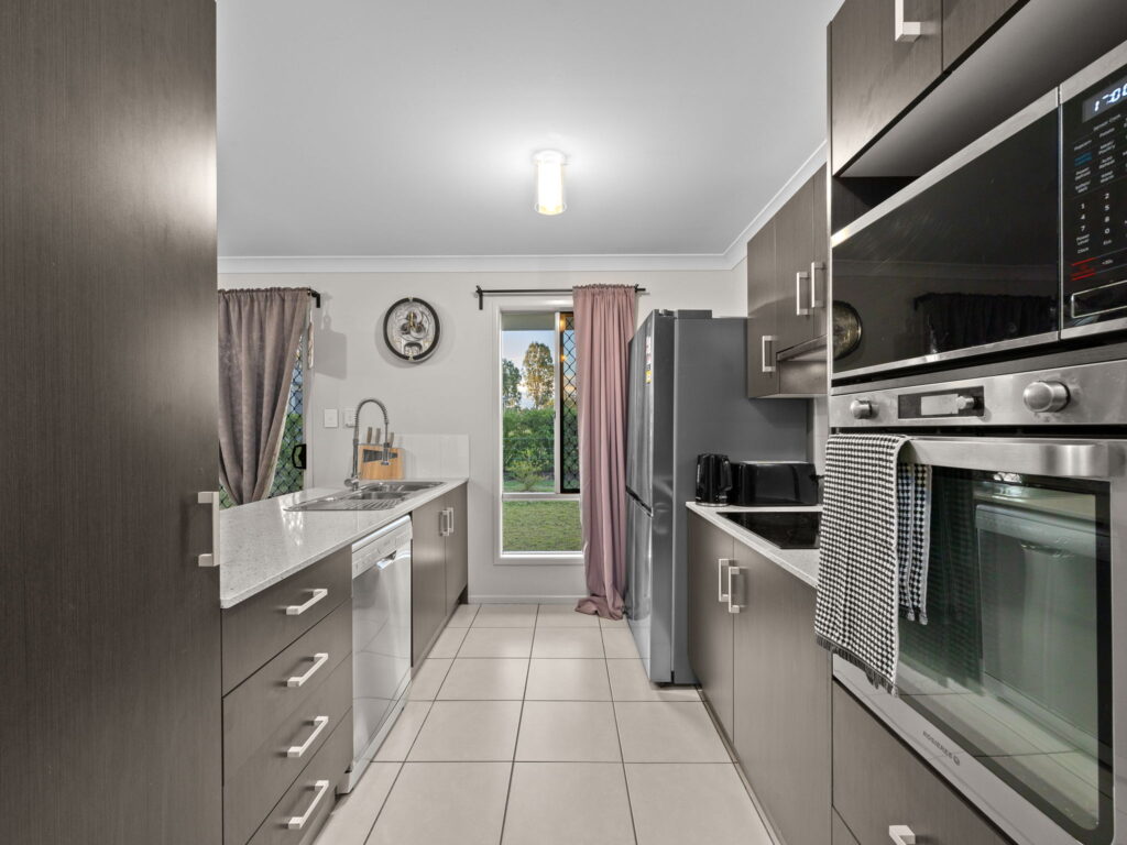 24 Heritage Drive, Adare, QLD 4343