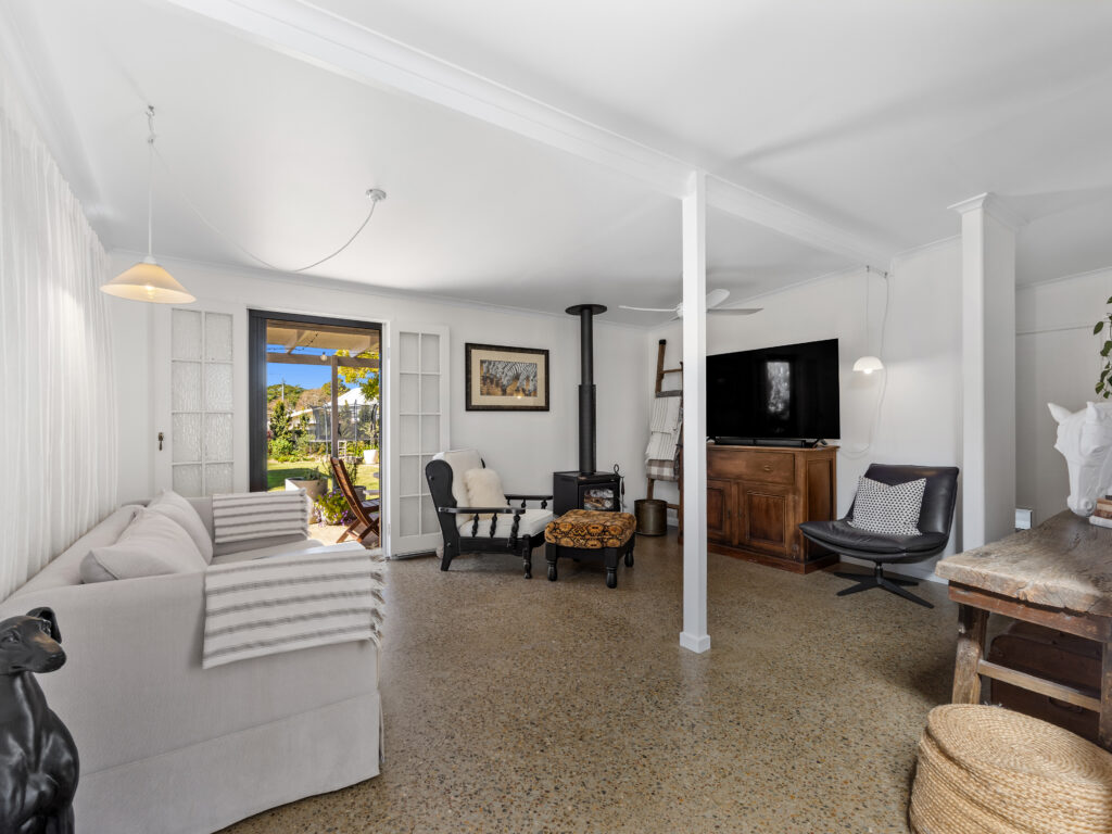 68 Cole Street, Silkstone, QLD 4304