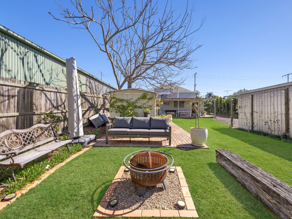 68 Cole Street, Silkstone, QLD 4304