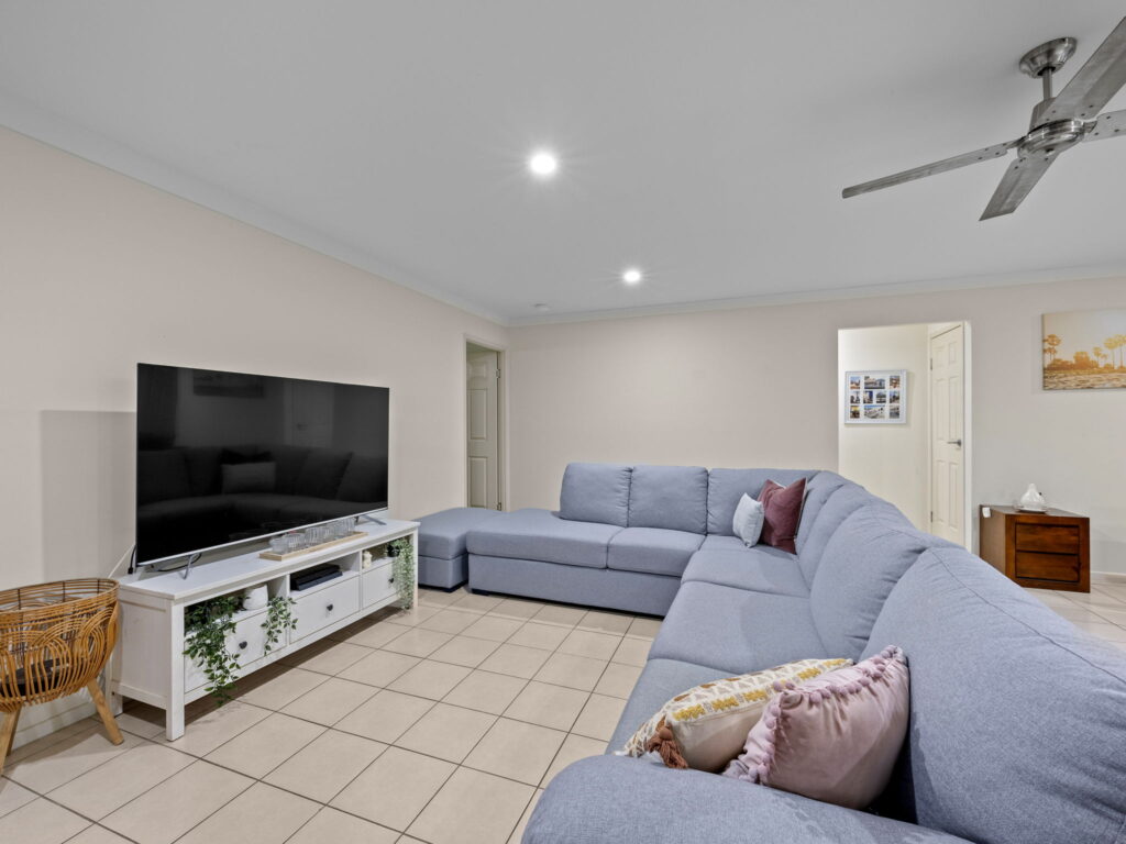 30 Burswood Close, Wulkuraka, QLD 4305