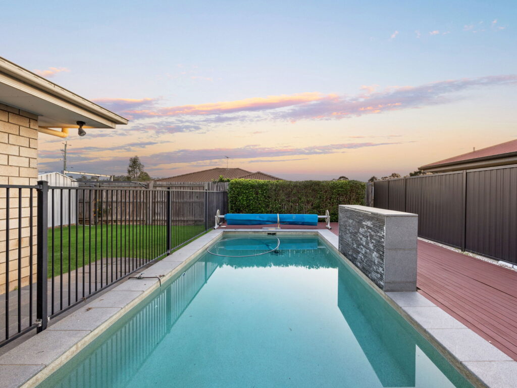 30 Burswood Close, Wulkuraka, QLD 4305