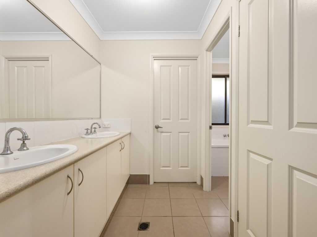 30 Bonogin Court, Redbank Plains, QLD 4301