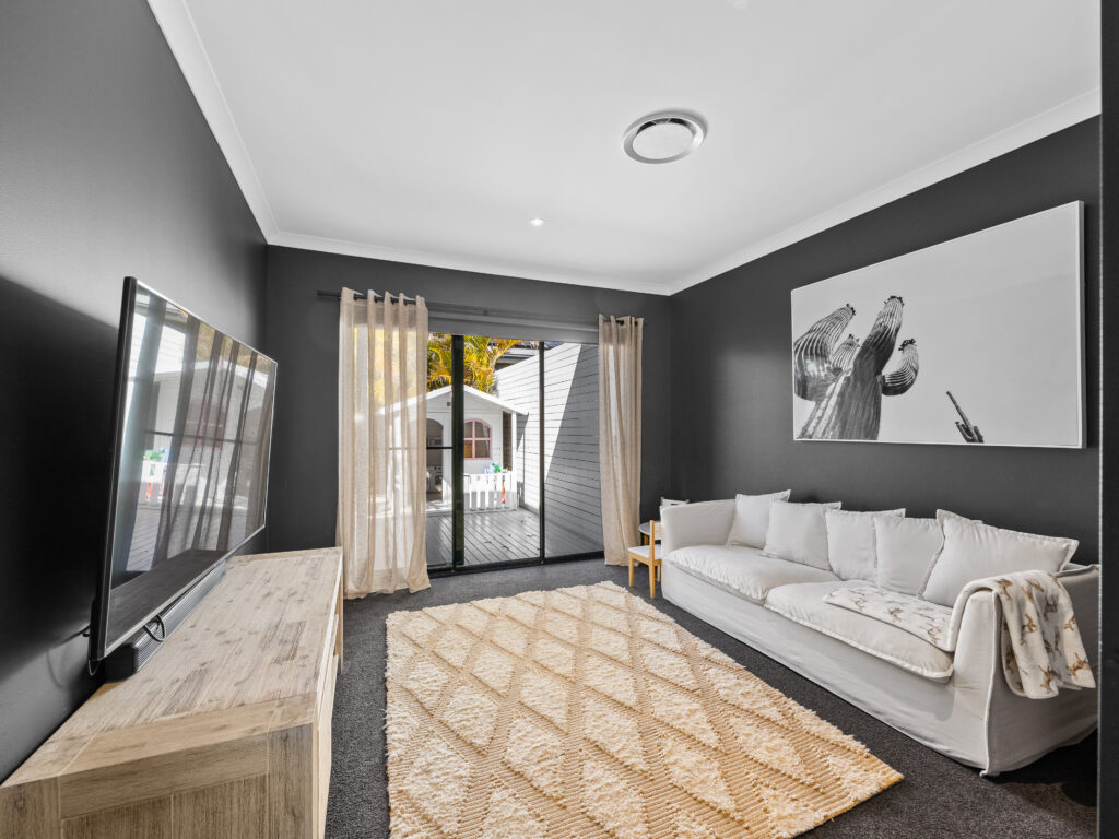 85 Creekwood Circuit, Spring Mountain, QLD 4300