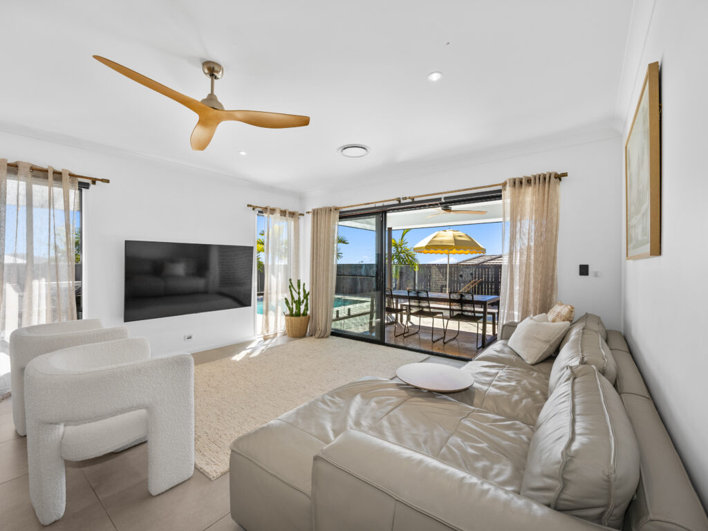 85 Creekwood Circuit, Spring Mountain, QLD 4300