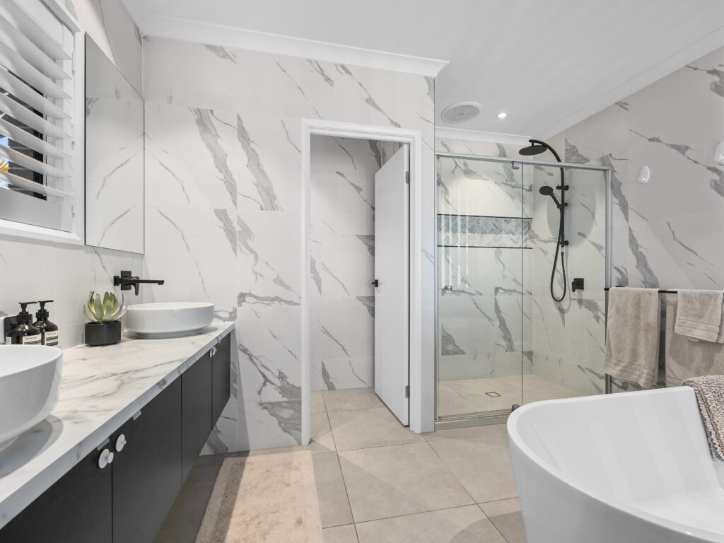 85 Creekwood Circuit, Spring Mountain, QLD 4300