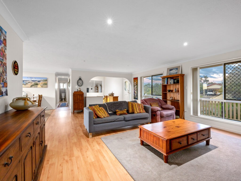 52 Wantana Crescent, Edens Landing, QLD 4207