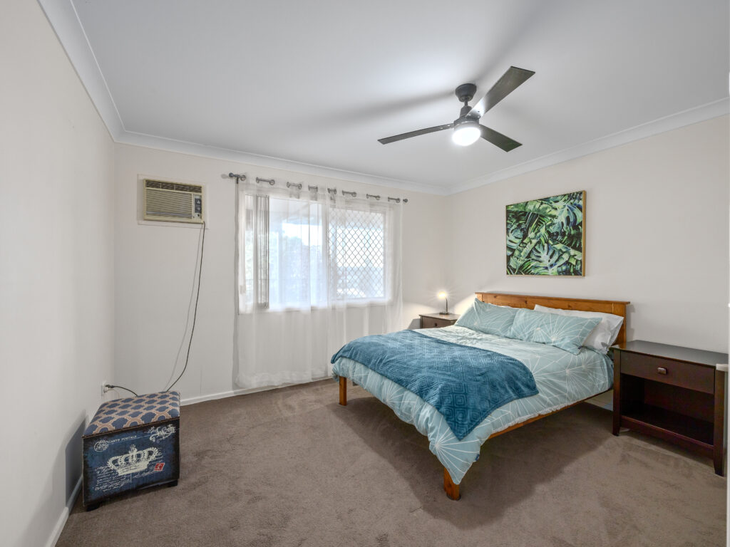 52 Wantana Crescent, Edens Landing, QLD 4207
