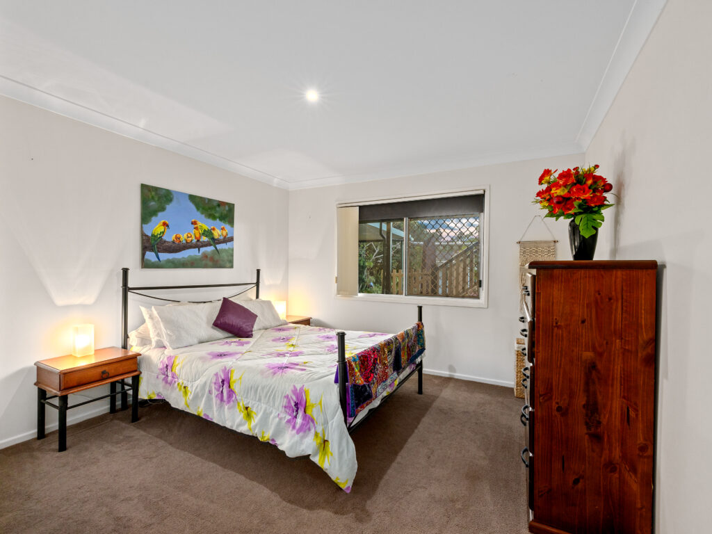 52 Wantana Crescent, Edens Landing, QLD 4207