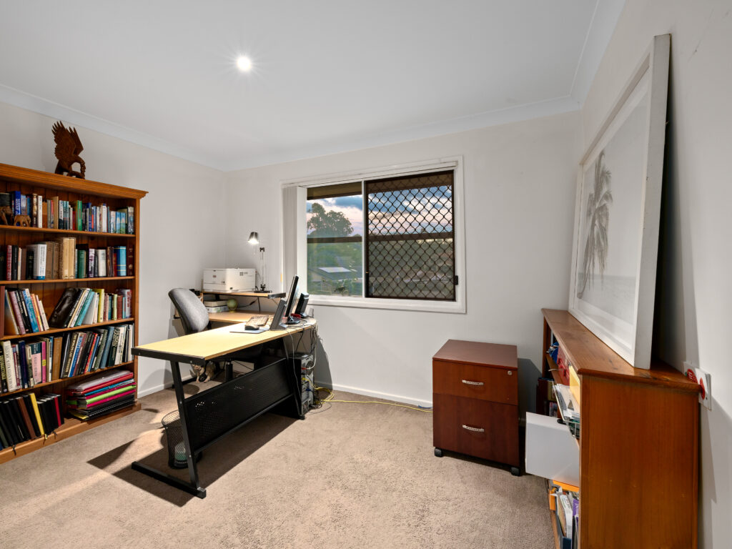 52 Wantana Crescent, Edens Landing, QLD 4207
