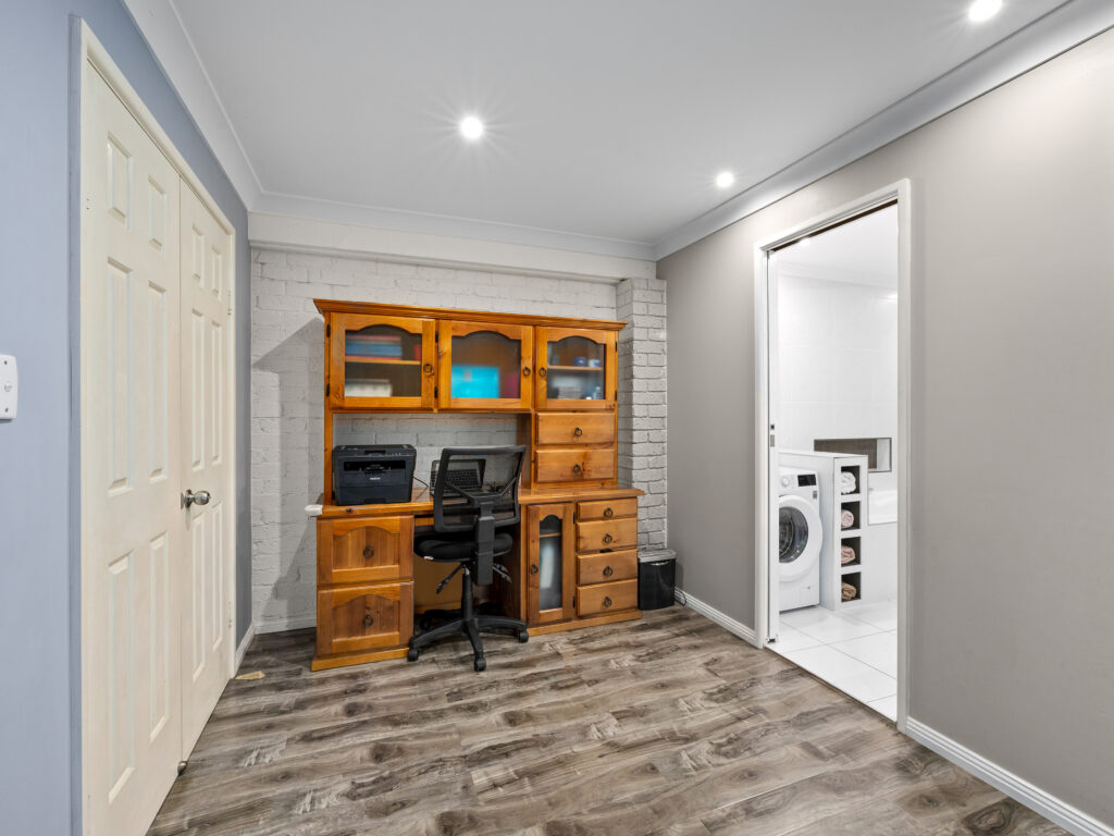 52 Wantana Crescent, Edens Landing, QLD 4207