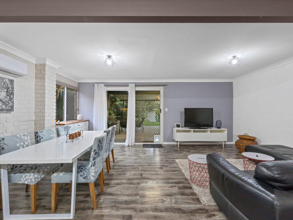 52 Wantana Crescent, Edens Landing, QLD 4207