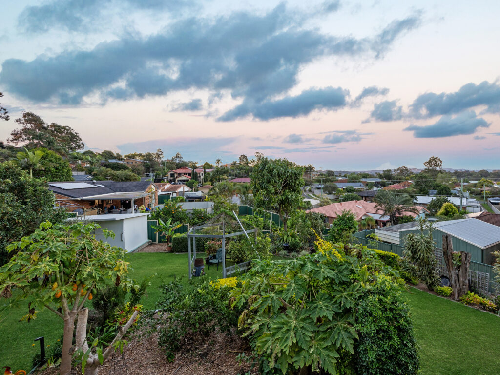 52 Wantana Crescent, Edens Landing, QLD 4207