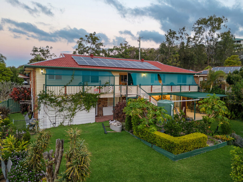 52 Wantana Crescent, Edens Landing, QLD 4207