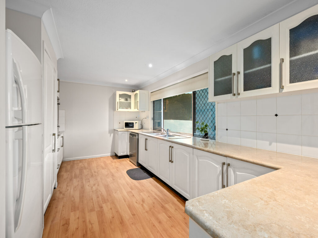 52 Wantana Crescent, Edens Landing, QLD 4207