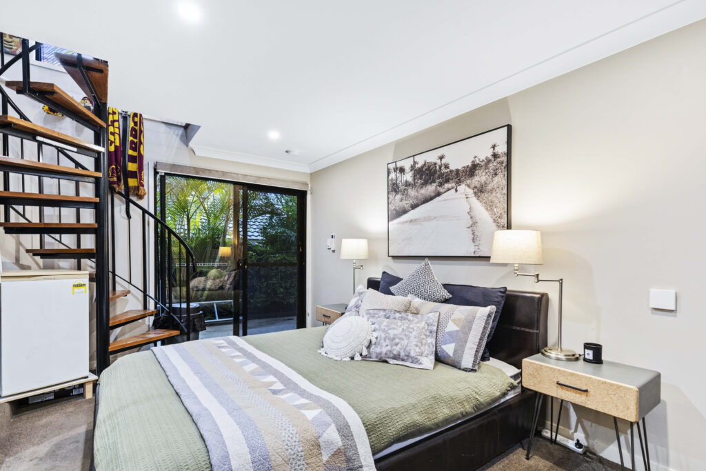 1 Natone Court, Sinnamon Park QLD 4073