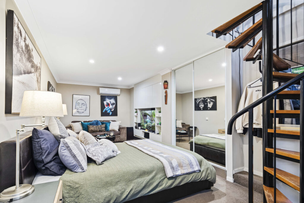 1 Natone Court, Sinnamon Park QLD 4073