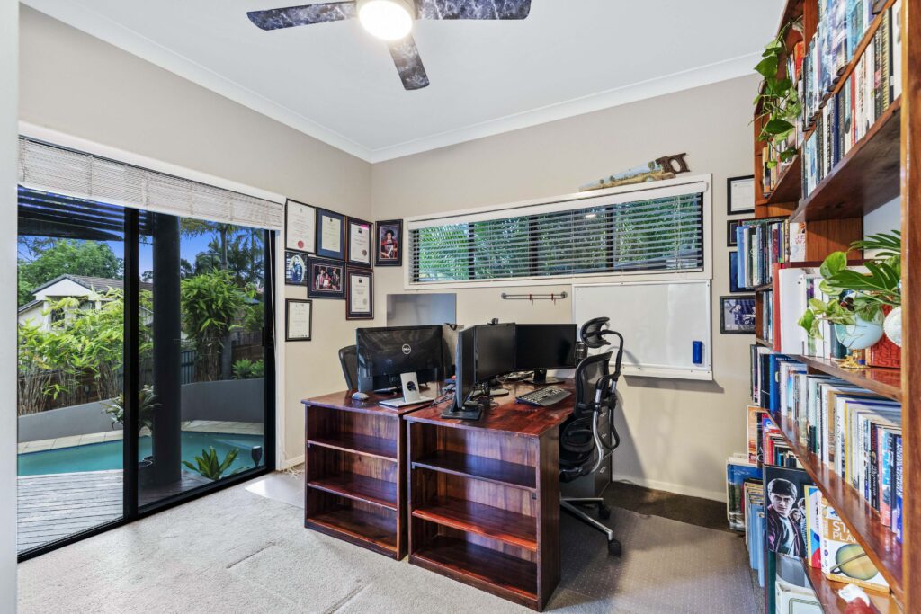 1 Natone Court, Sinnamon Park QLD 4073