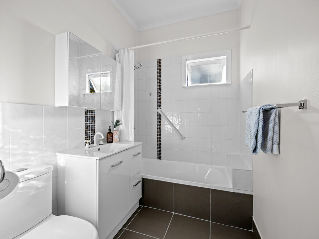 19 Kitchener Street, Booval, QLD 4304