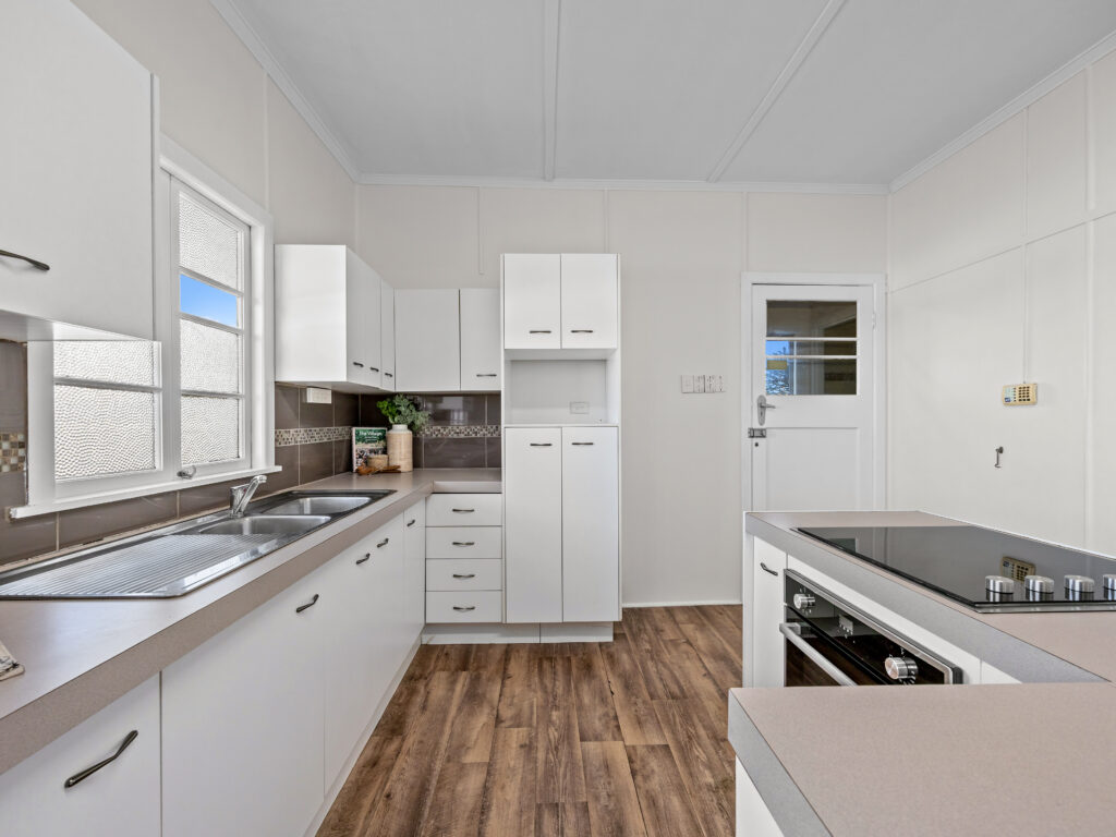 19 Kitchener Street, Booval, QLD 4304
