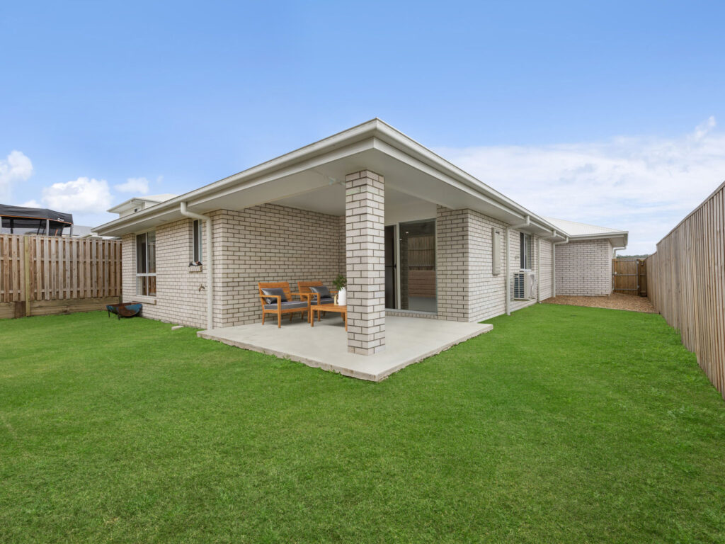 4 Gibson Street, White Rock, QLD 4306