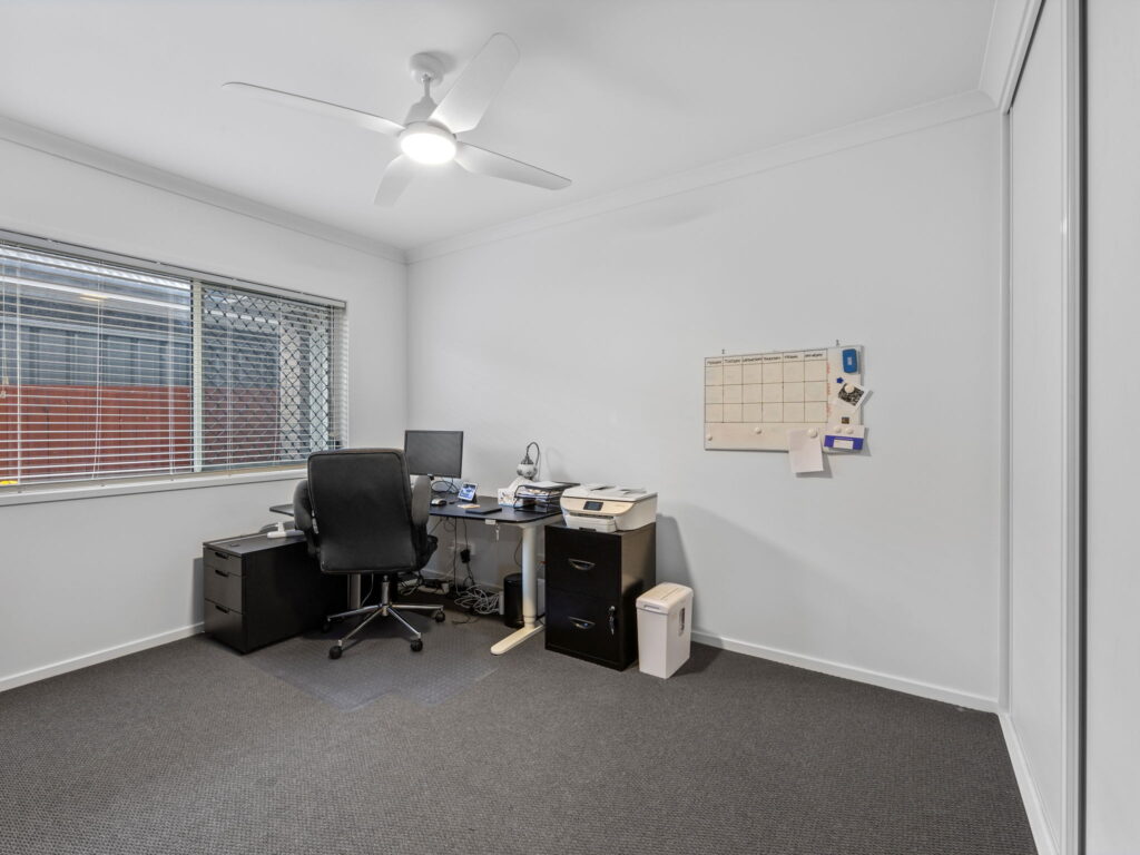 8 Polly Street, Deebing Heights, QLD 4306