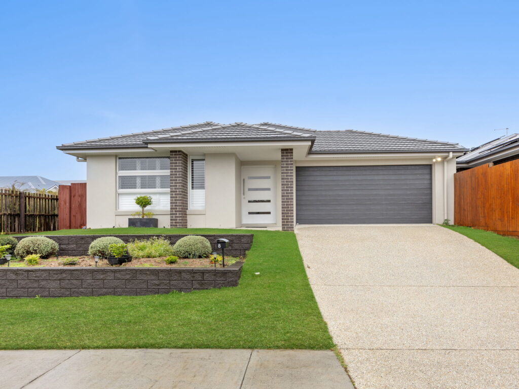 8 Polly Street, Deebing Heights, QLD 4306