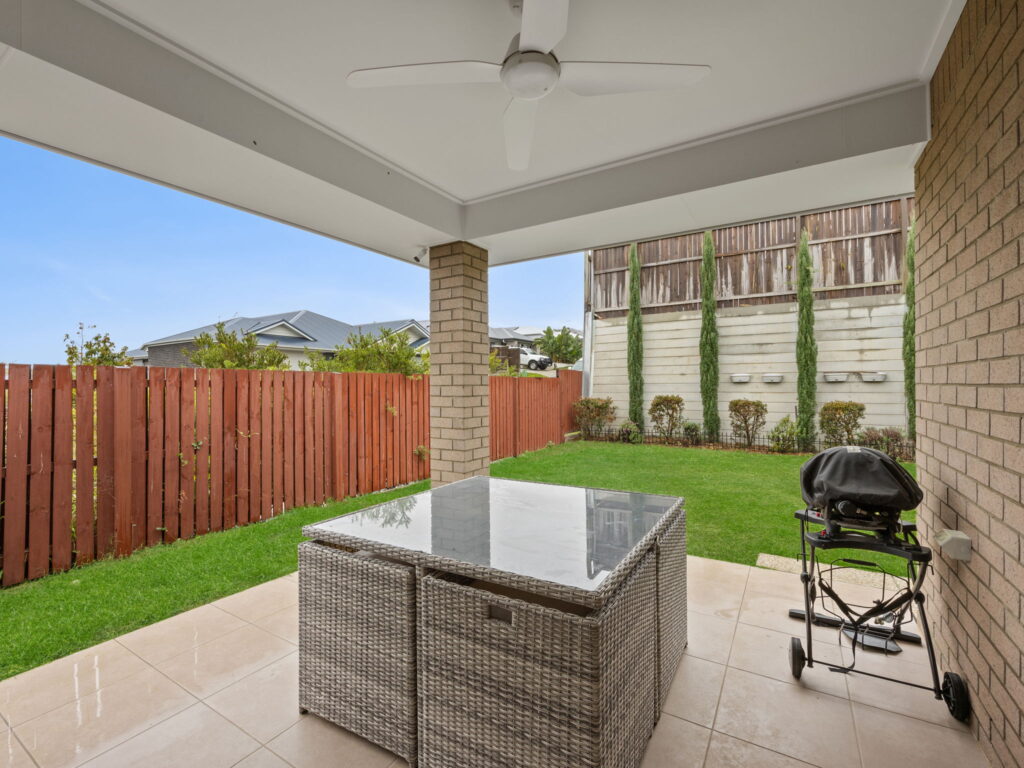 8 Polly Street, Deebing Heights, QLD 4306