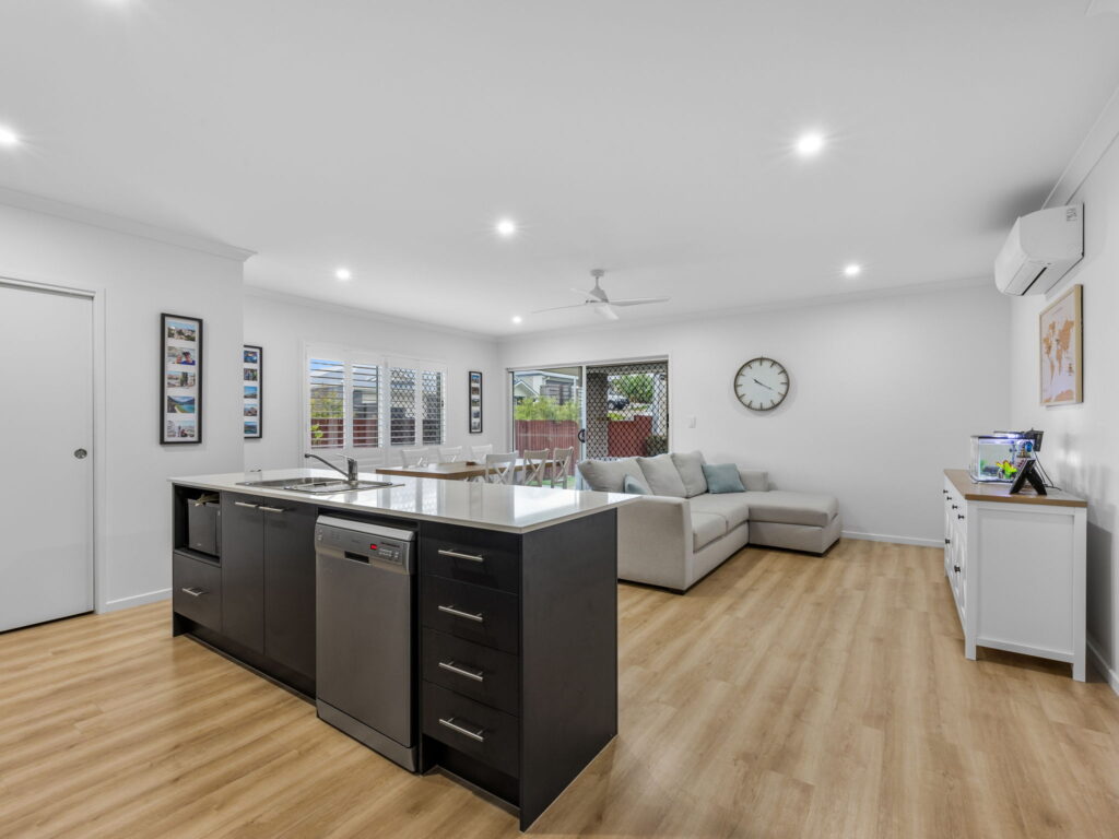 8 Polly Street, Deebing Heights, QLD 4306