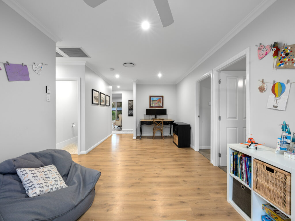 48 Hood Street, Karalee, QLD 4306