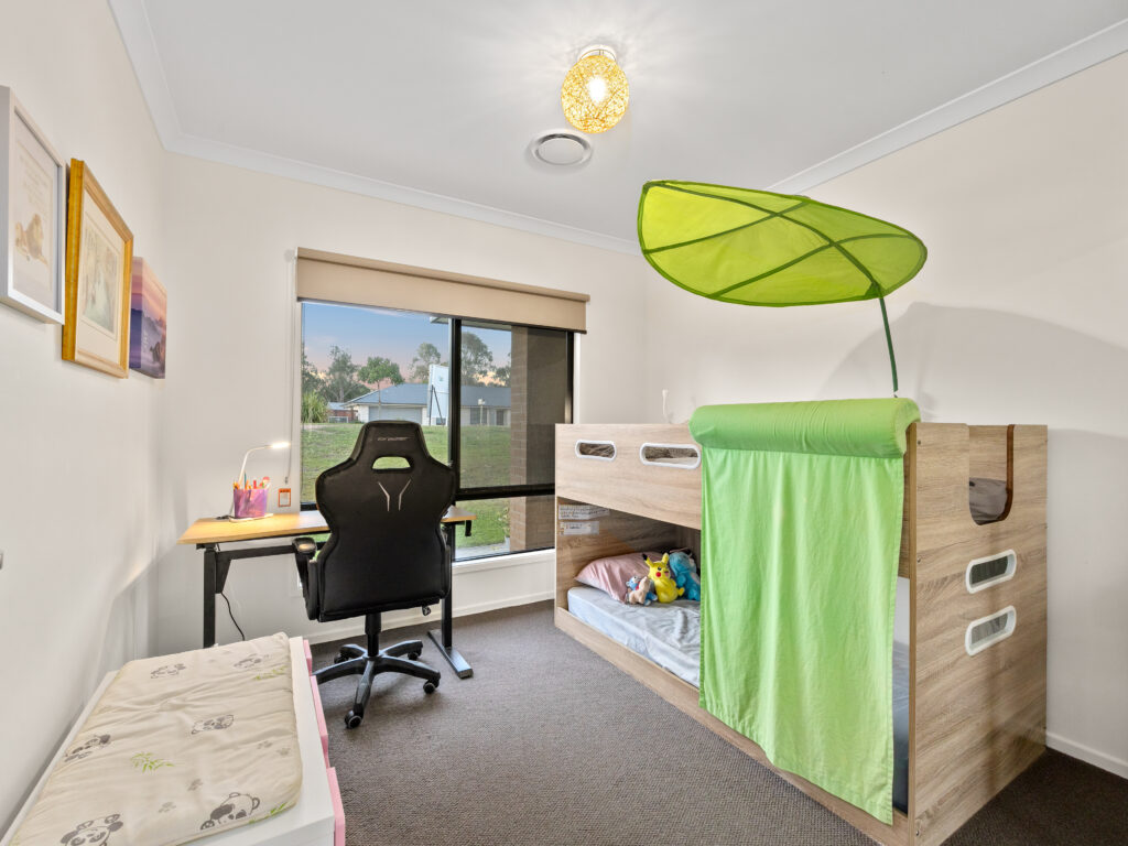 17 Habitat Place, Karalee, QLD 4306