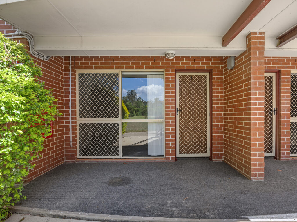4/173 Warwick Road, Churchill, QLD 4305