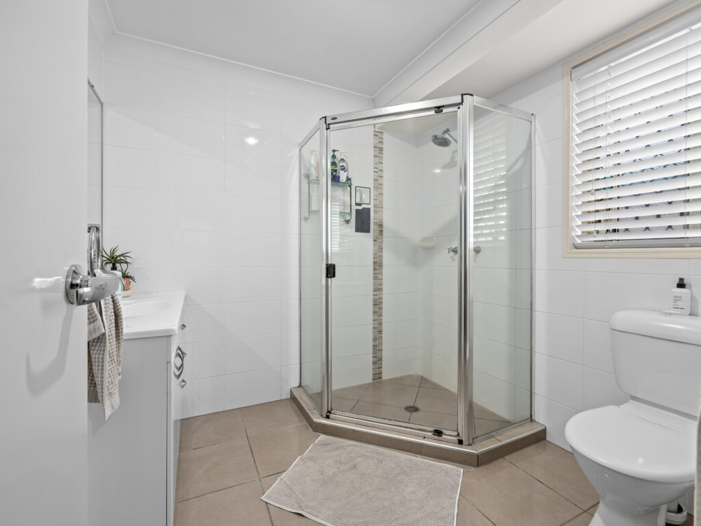 21 Piping Court, Raceview, QLD 4305