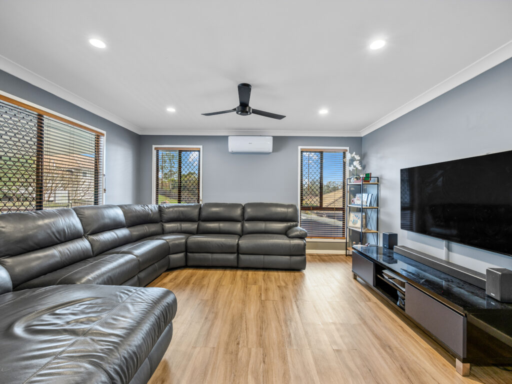32 Oliver Drive, Redbank Plains, QLD 4301