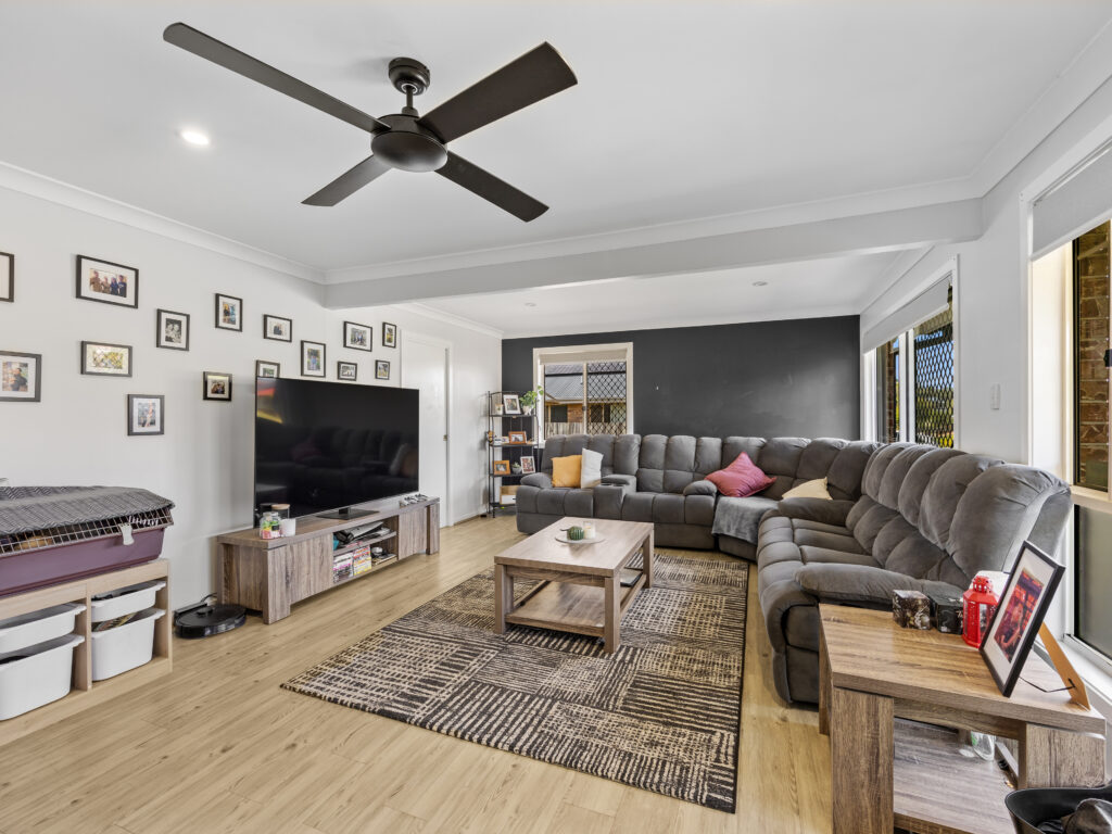 12 Collins Street, Collingwood Park QLD 4301