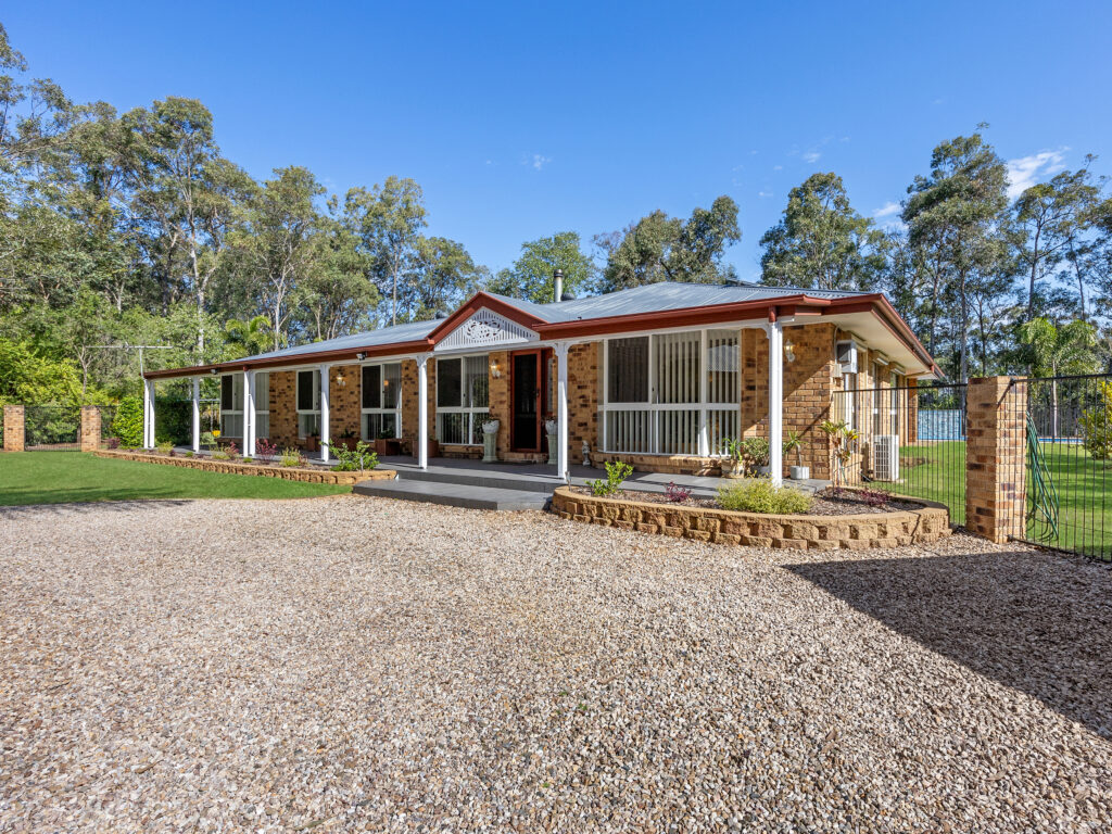 54 Glenross Drive, Pine Mountain, QLD 4306