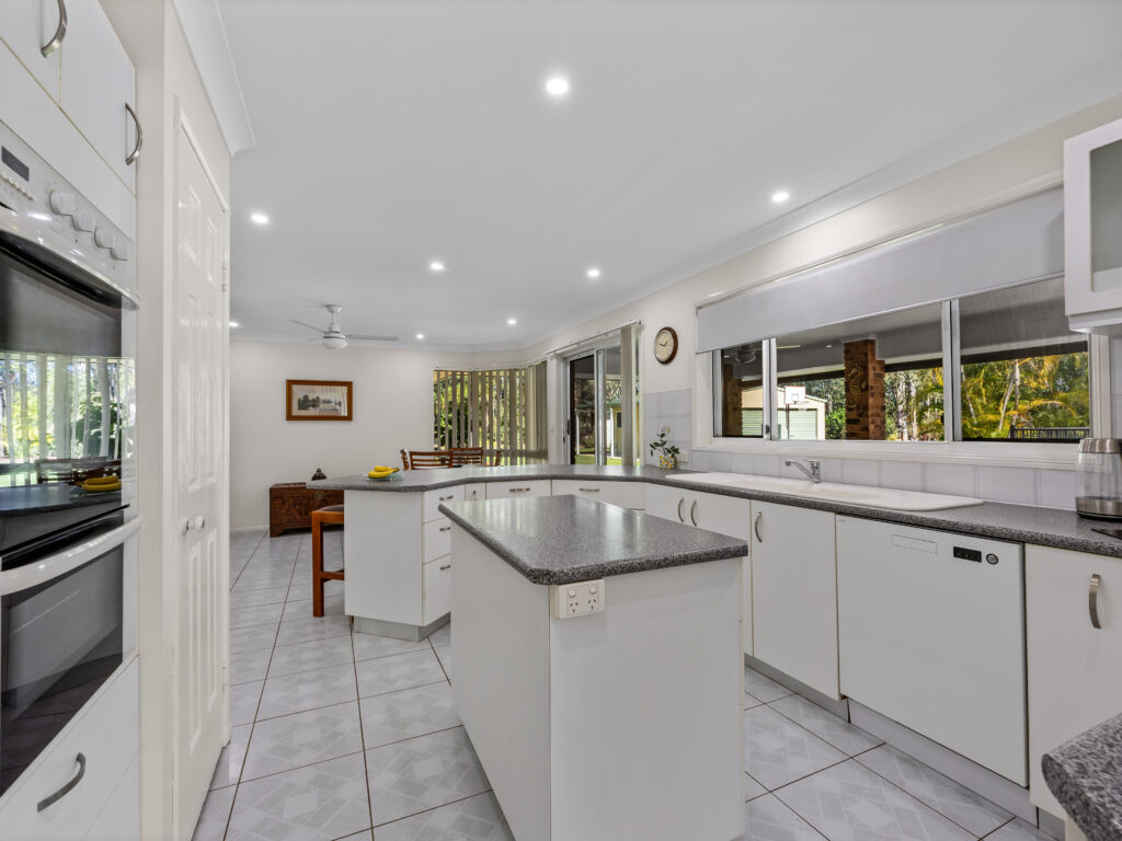 54 Glenross Drive, Pine Mountain, QLD 4306