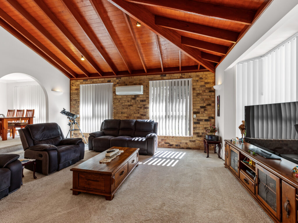 54 Glenross Drive, Pine Mountain, QLD 4306