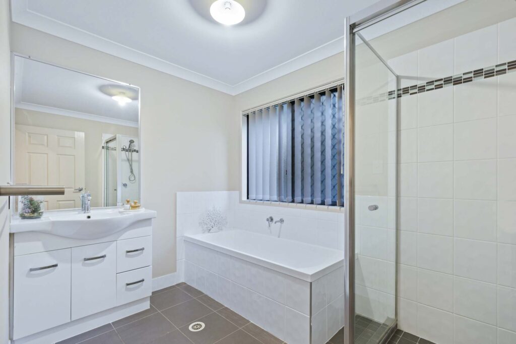 26 Violet Avenue, Springfield Lakes, QLD 4300