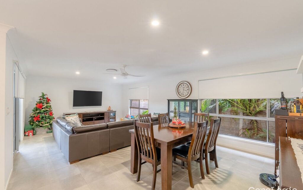 7 Mapleton Street, South Ripley, QLD 4306
