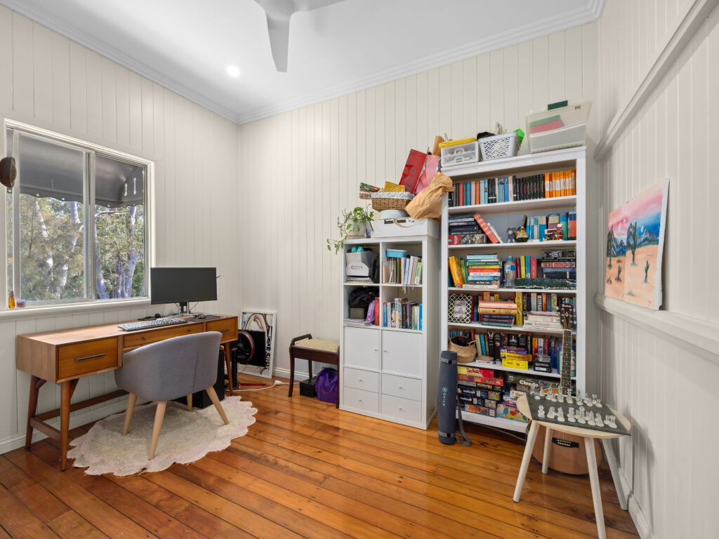 6 Carl Lane, North Ipswich, QLD 4305